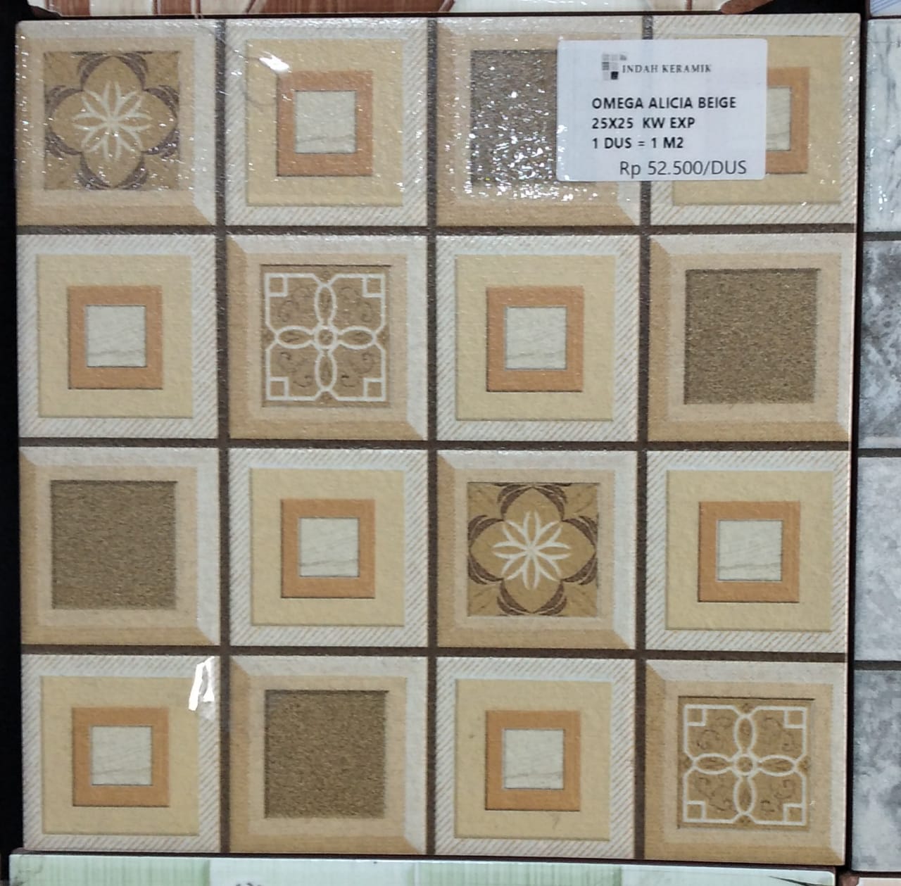 Omega Alicia Beige 25x25